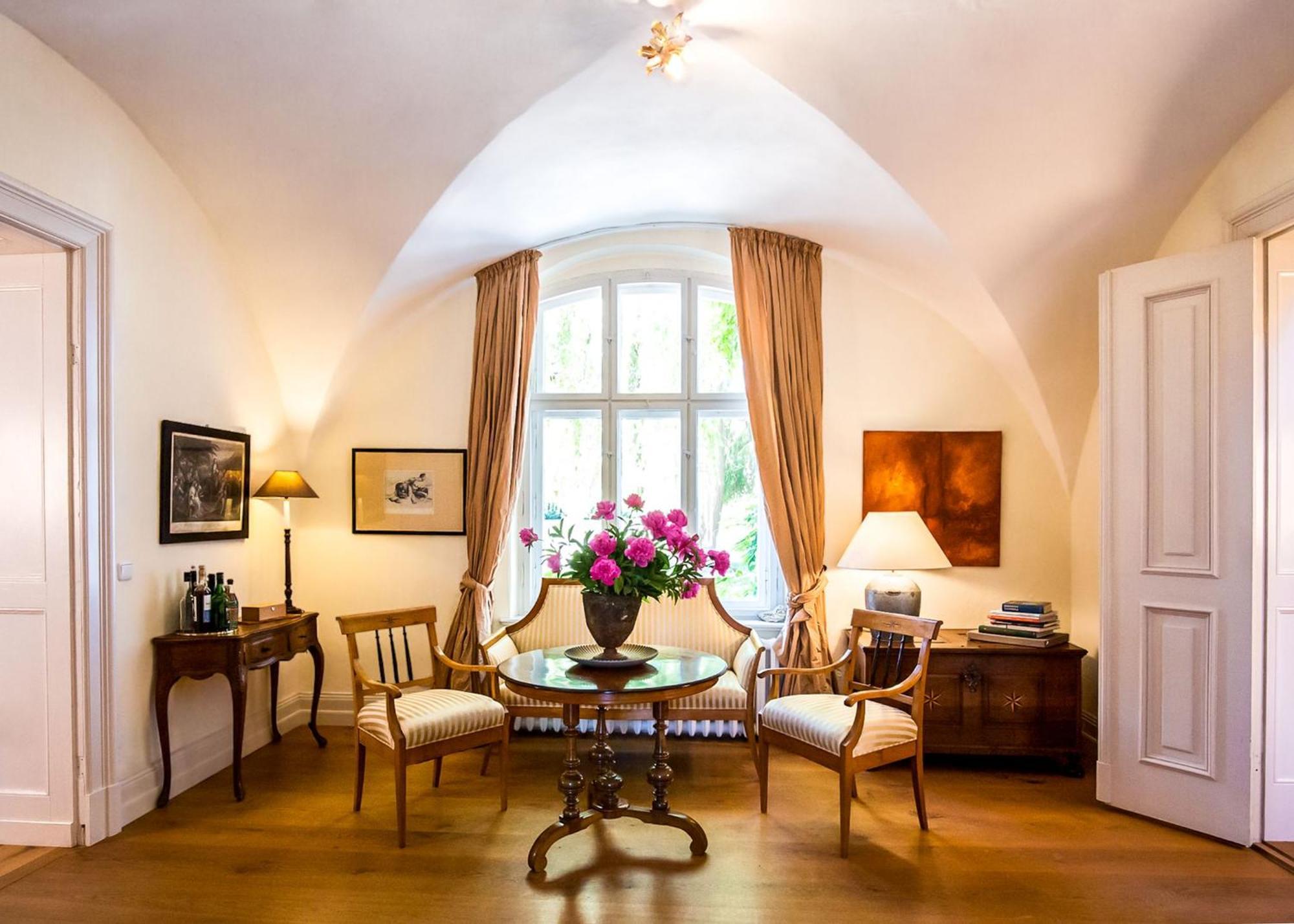 Вилла Gutshaus Penzlin Meyenburg  Экстерьер фото