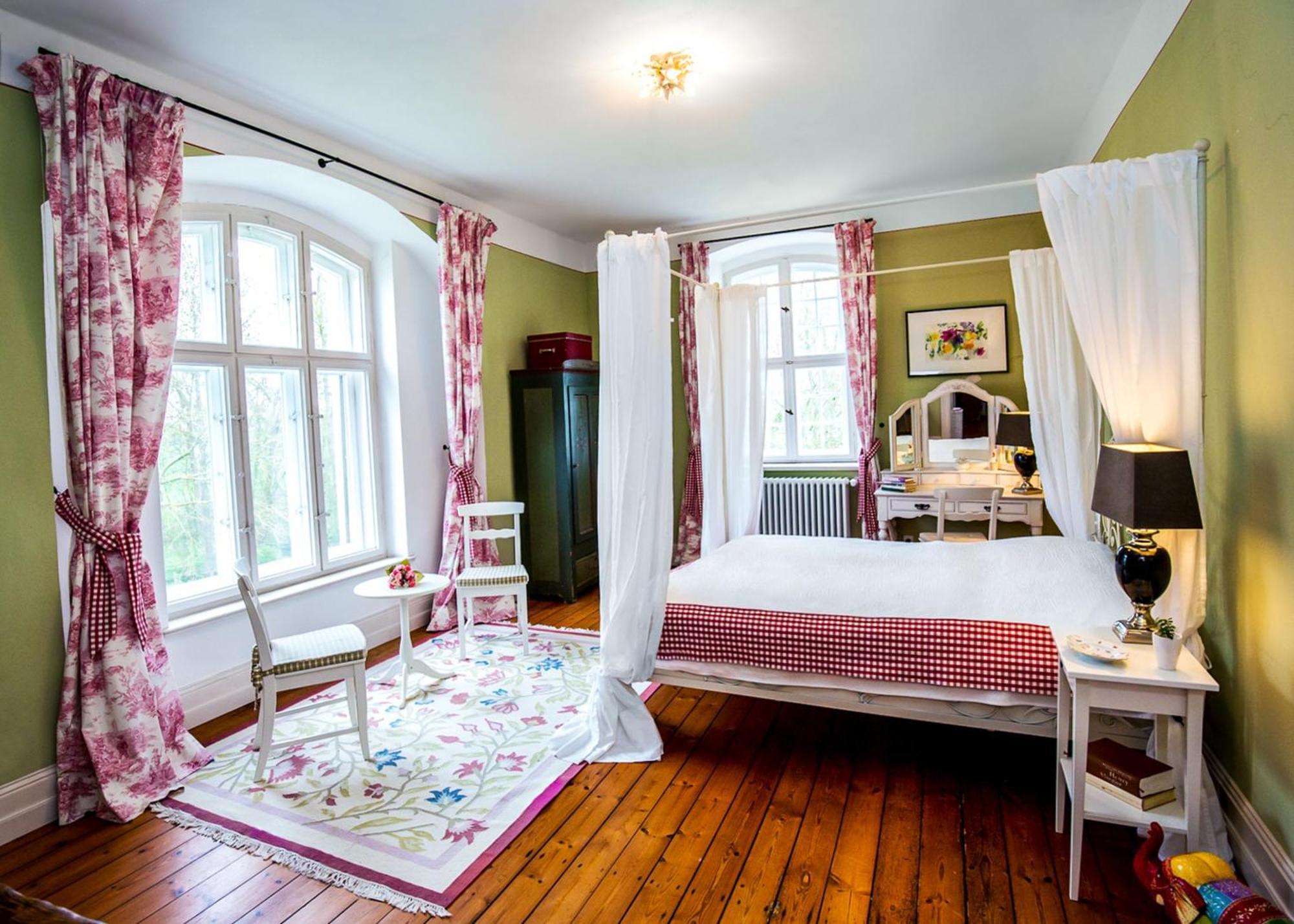 Вилла Gutshaus Penzlin Meyenburg  Экстерьер фото